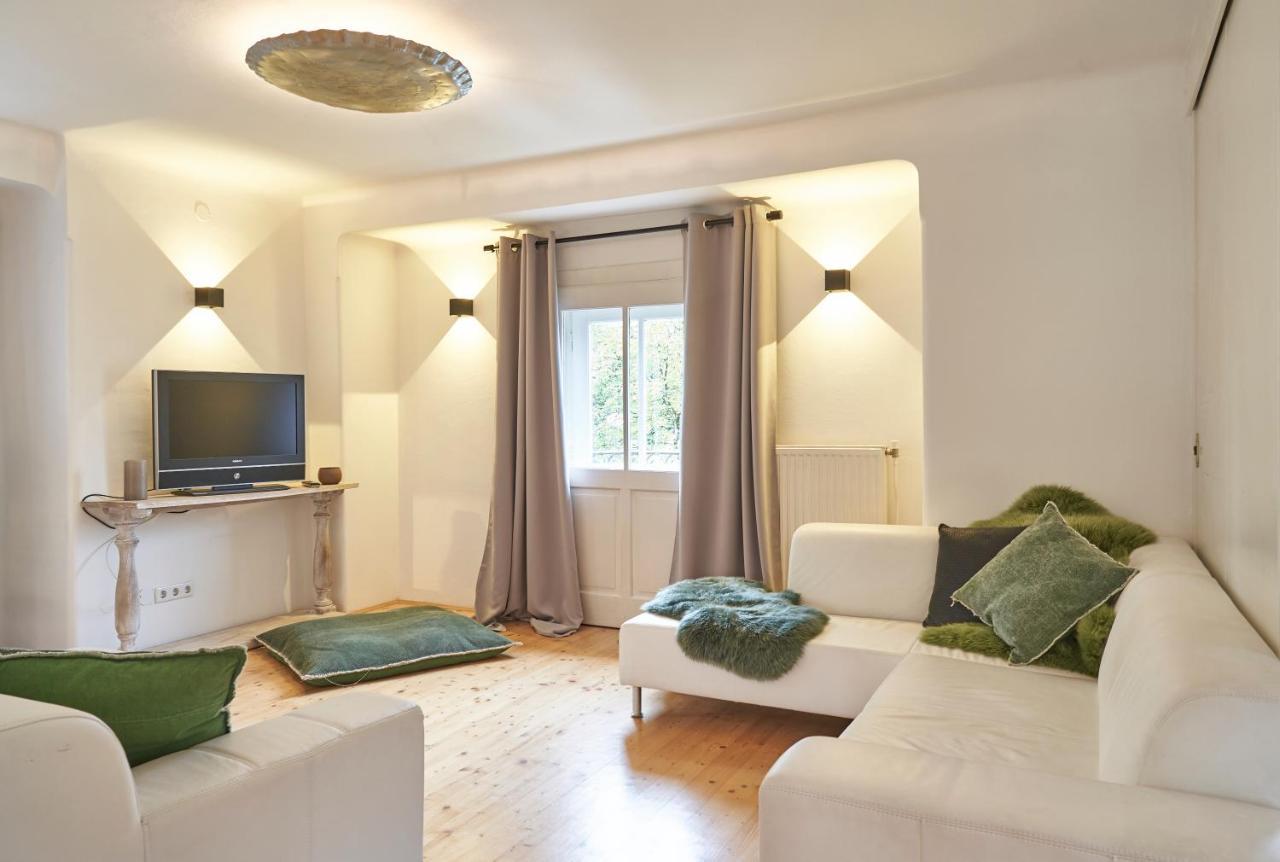 Family Wellhouse Green Garden Direct In Salzburg, Sunny Big Garden, Up To 16 Pax, Bikes For Free, Bbq, Sunbeds, Parking For Free, 15 Min Sound Of Music Exterior foto