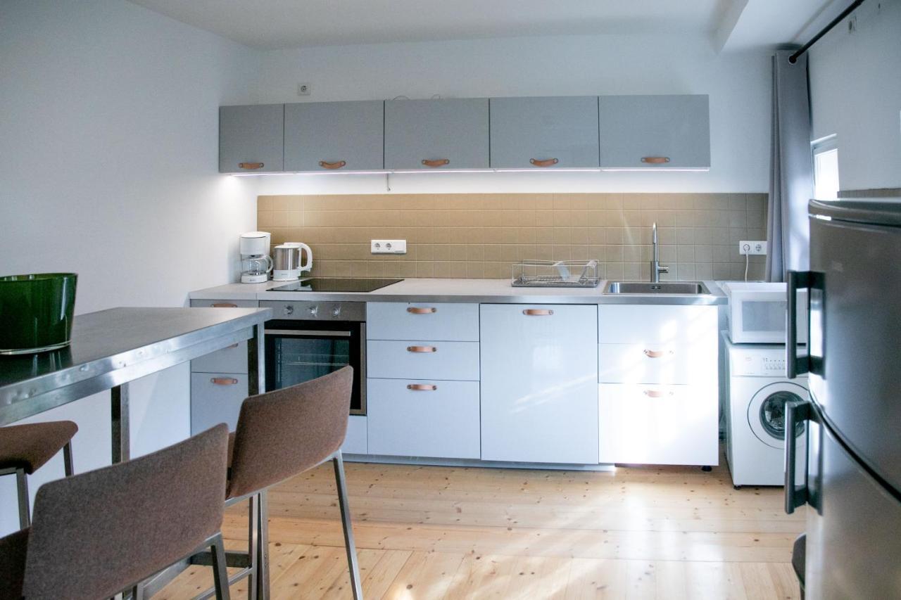 Family Wellhouse Green Garden Direct In Salzburg, Sunny Big Garden, Up To 16 Pax, Bikes For Free, Bbq, Sunbeds, Parking For Free, 15 Min Sound Of Music Exterior foto